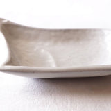 日本益子燒吉澤窯灰白色北極熊小盤左向