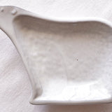 日本益子燒吉澤窯灰白色北極熊小盤左向