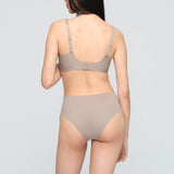 肌乎無敵24HRS無感深V內衣_(冠軍款)