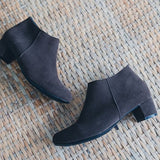 【維多利亞】3M防潑水皮革高跟踝靴（2色）