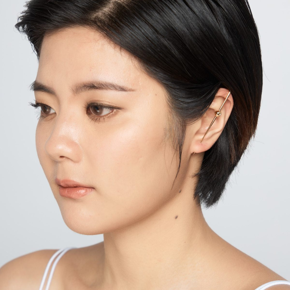 Aphrodite Diamond Earpin
金球耳針