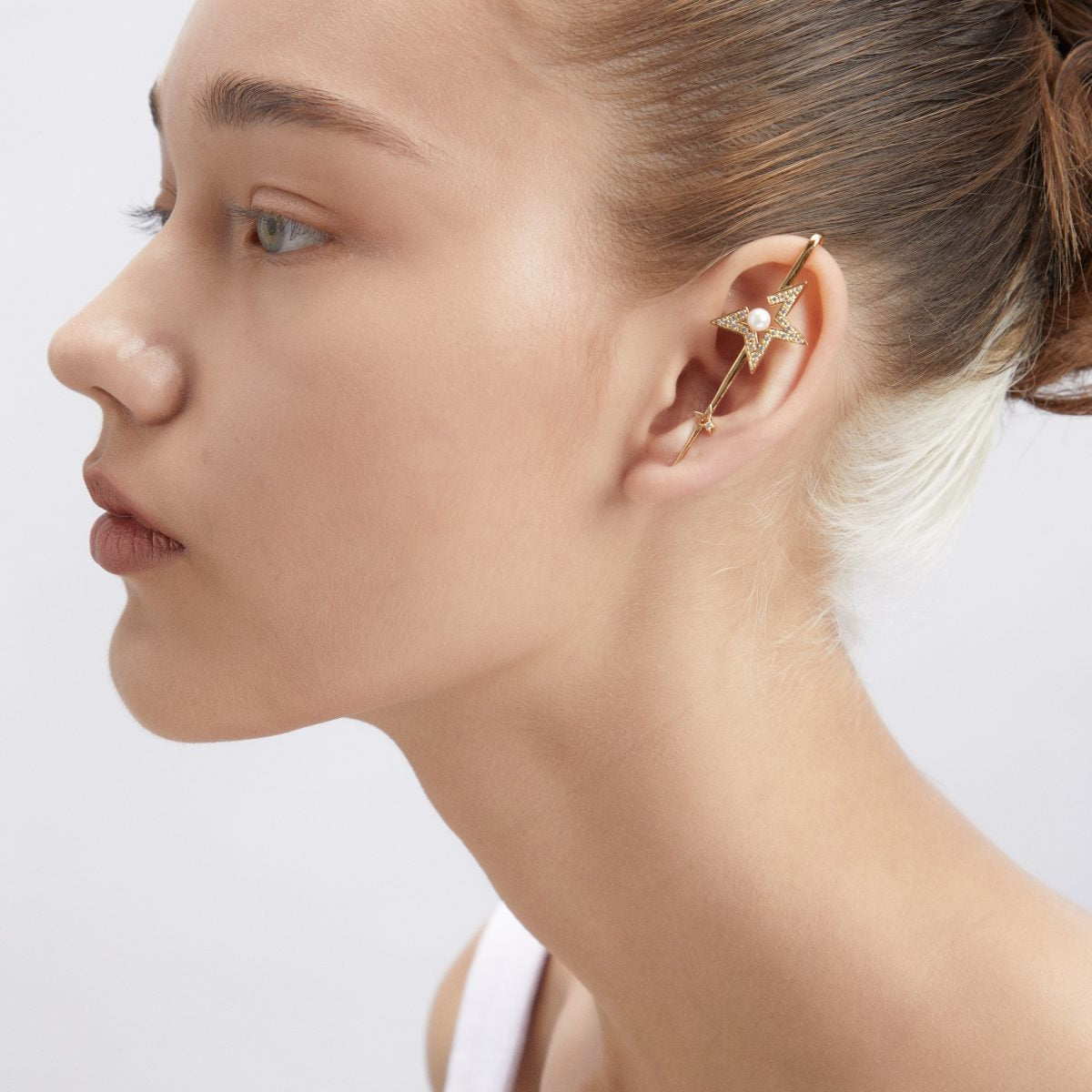 Meteor Diamond Pearl Earpin
斜口大星耳針