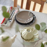 studio m' Mint 薄荷葉雕飾圓平盤 (M/L) 共三色